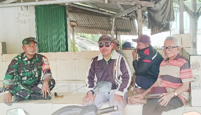 Babinsa Koramil 2303/Pulomerak, Komsos Membahas Tentang Tenaga Kerja