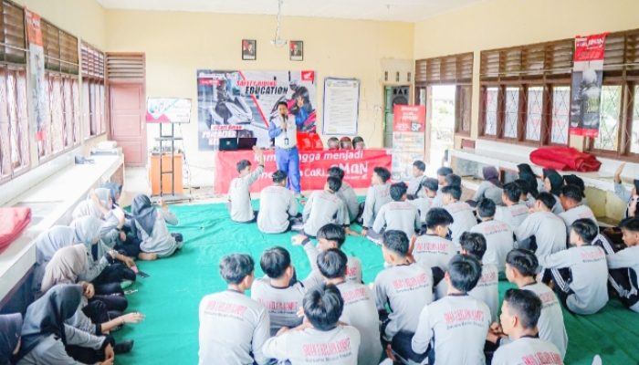 Honda Babel Gelar Edukasi Keselamatan Berkendara ke SMAN 1 Kelapa Kampit