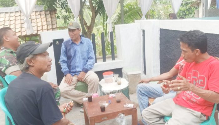 Babinsa Koramil 2306/Mancak, Bintahwil Membahas Tentang Kegiatan Gotong Royong