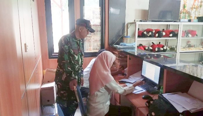 Babinsa Koramil 2303/Pulomerak, Komsos Membahas Bantuan Sosial