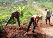 Babinsa Koramil 2306/Mancak, Karbak Pembuatan Jalan Warga