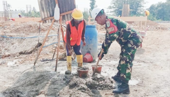 Babinsa Koramil 2301/Cilegon, Karbak Perbaikan Akses