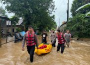 Polres Maros Gerak Cepat Evakuasi Korban Banjir Di Maros