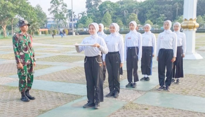 Babinsa Koramil 2301/Cilegon, Bintahwil Pelaksanaan Pelatihan Baris Berbaris