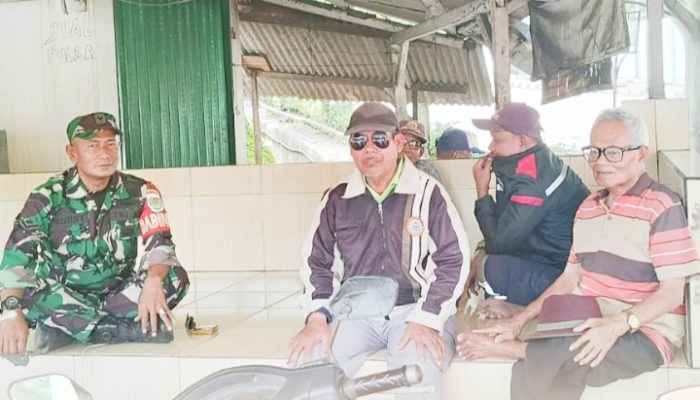 Babinsa Koramil 2303/Pulomerak, Komsos Membahas Maraknya Pencurian