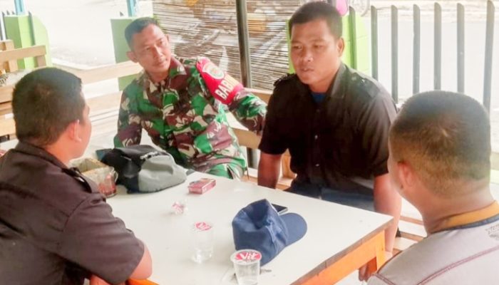 Babinsa Koramil 2301/Cilegon, Komsos Melaksanakan Kegiatan Komunikasi Sosial