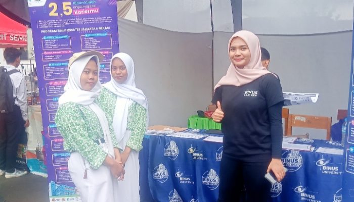 Binus University Buka Stand Edu Fair SMKS YP 17 Kota Cilegon: Memberikan Rekomisi Bagaimana Masuk Binus University