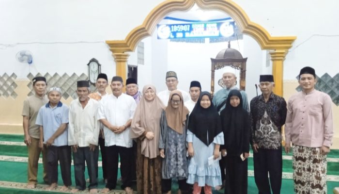 Bupati Bangka Barat Santuni Warga dalam Safari Ramadhan di Pangek