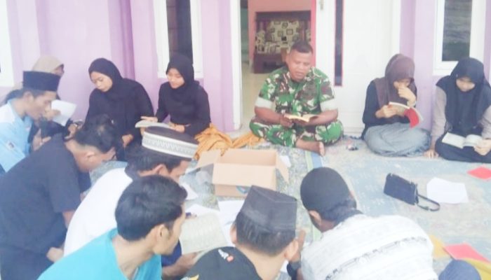 Babinsa Koramil 2306/Mancak, Puan Ter Tadarusan Membaca Al Qur’an