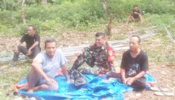 Babinsa Koramil 2304/Anyar, Komsos Membahas Tentang Perawatan Palawija