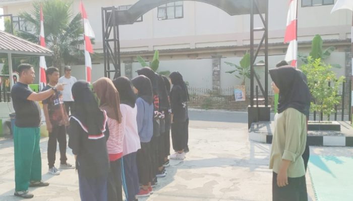 Babinsa Koramil 2301/Cilegon, Bintahwil Pelatihan Baris Berbaris