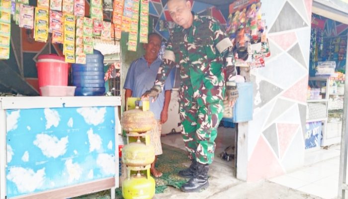 Babinsa Koramil 2304/Anyar Giat Bintahwil Monitoring Gas LPG
