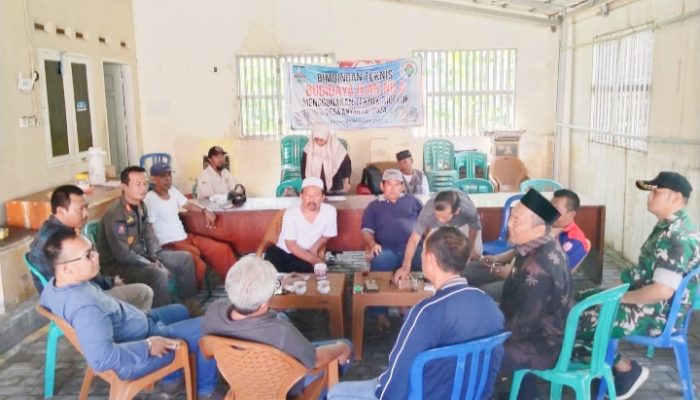 Babinsa Koramil 2304/Anyar Komsos Membahas Tentang Kamtibmas