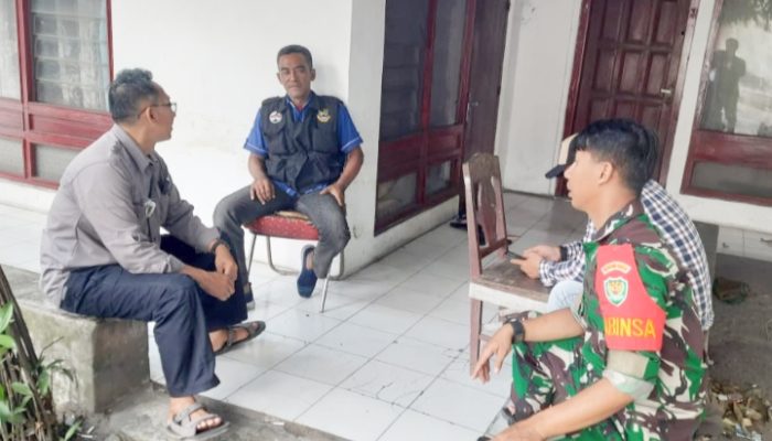 Babinsa Koramil 2307/Ciwandan, Komsos Membahas Tentang Pembersihan Selokan