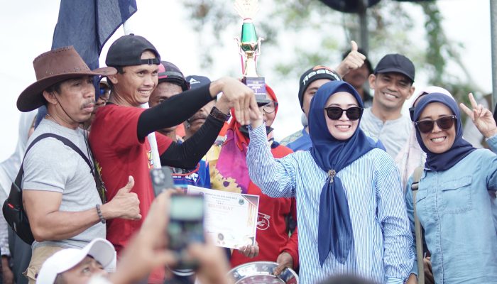 Kuda “Radeng” Milik Istri Bupati Jeneponto Sabet Juara di Ajang Bergengsi Pacuan Kuda Bupati Cup I 2025