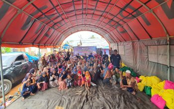 Peduli Warga Huntara Lebakgedong, Para Legislator Banten Berikan Hewan Kurban dan Sembako