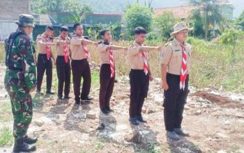 Babinsa Koramil 2307/Ciwandan Giat Bintawil Materi Pelatihan Baris Berbaris