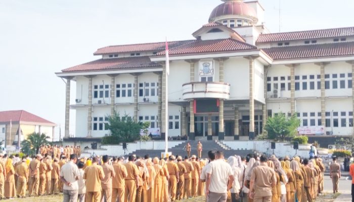 Penjabat Wali Kota Pangkalpinang Pimpin Apel ASN dan PHL
