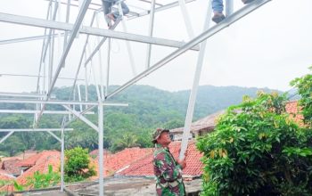 Babinsa Koramil 2302/Bojonegara, Karbak Pembangunan Rumah Warga