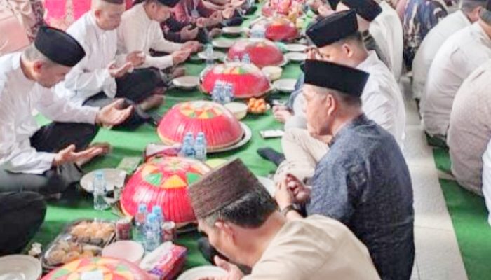 HUT ke-259 Sungailiat Diwarnai Tradisi Nganggung Pemkab Bangka Gelar Halal Bihalal, Warga Santap 259 Dulang