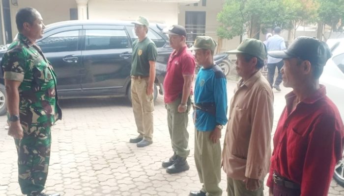 Babinsa Koramil 2307/Ciwandan Giat Bintawil Materi Pelatihan Baris Berbaris