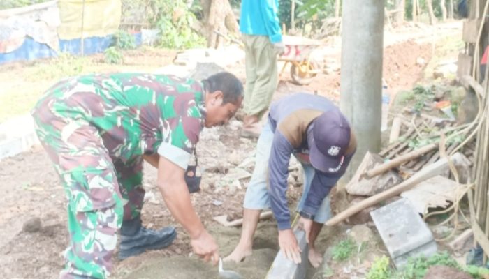 Babinsa Koramil 2307/Ciwandan, Karbak Pembangunan Jalan Setapak