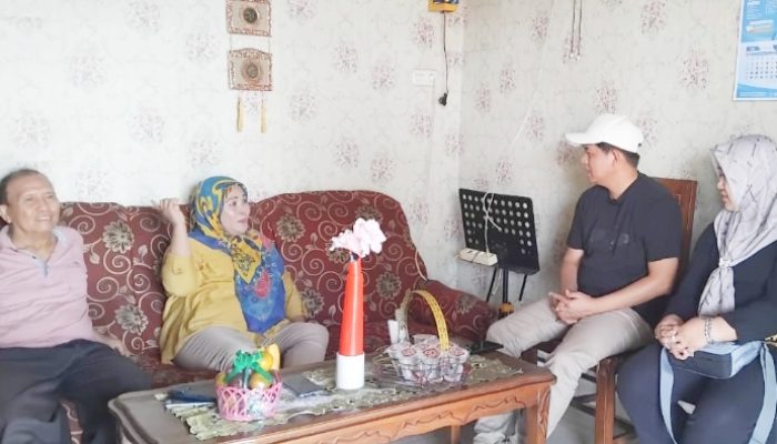 Basit Cinda Jenguk Romli Aktivis Kepemudaan Era 1980an yang Lagi Sakit