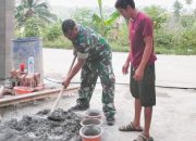 Babinsa Koramil 2306/Mancak, Karbak Membantu Pembangunan Rumah