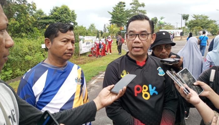 Sekda Pangkalpinang Hadiri Apel dan Aksi Bersih Sampah Peringati Hari Lingkungan Hidup 2025 di Taman Dealova