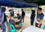 Warga Dapat Pelayanan Pelayanan Konsultasi Kesehatan Gratis Dan SKCK Yang Digelar Polres Maros Di Area Car Free Day