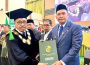 Terima Penghargaan Pin Emas, Wakil Bupati Takalar Menjadi Salah Satu Alumni Terbaik Universitas Muslim Indonesia (UMI) Makassar