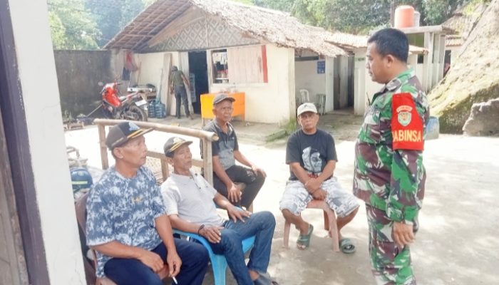 Babinsa Koramil 2305/Cinangka, Komsos Membahas Tentang Olahraga Bersama