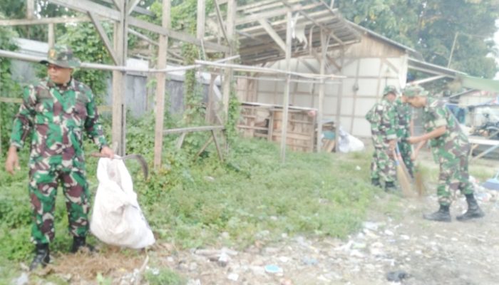 Babinsa Koramil 2301/Cilegon, Karbak Pembersihan Kotoran Sampah