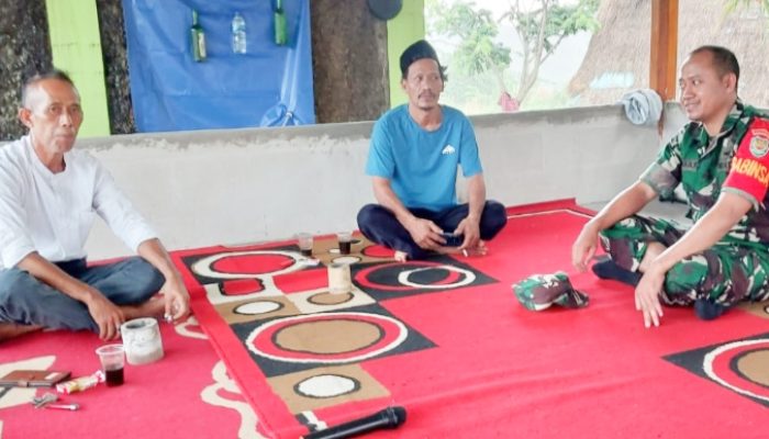 Babinsa Koramil 2306/Mancak, Karbak Membahas Kebersihan dan Kesehatan
