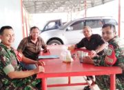 Babinsa Koramil 2301/Cilegon, Komsos Membahas Peternakan Ayam Petelur