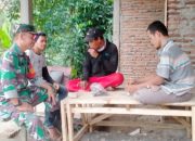 Babinsa Koramil 2303/Pulomerak, Komsos Membahas Kebersihan Lingkungan