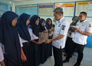 Bupati Jeneponto Serahkan Bantuan Seragam Sekolah, Dorong Pemerataan Pendidikan Berkualitas