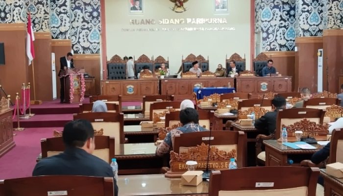 Wali Kota Pangkalpinang Hadiri Paripurna DPRD, Bahas Perubahan APBD 2025 dan KUA-PPAS 2026