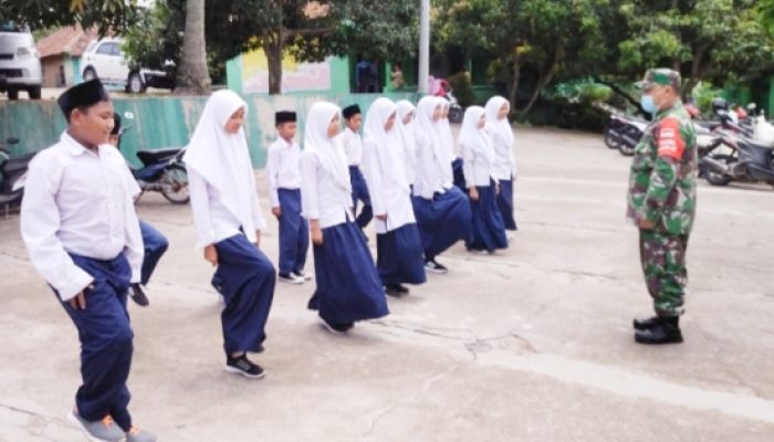 Babinsa Koramil 2307/Ciwandan, Bintahwil Memberikan Materi PBB