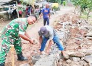 Babinsa Koramil 2306/Mancak, Karbak Pembuatan Tembok Penahan Tanah