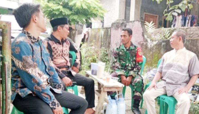 Babinsa Koramil 2302/Bojonegara, Komsos Membahas Tentang Keamanan Lingkungan
