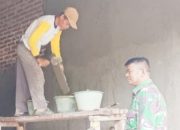 Babinsa Koramil 2302/Bojonegara, Karbak Pembuatan Rumah Warga