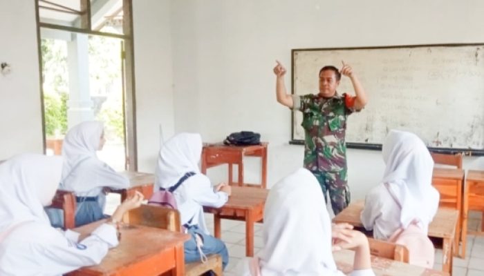 Babinsa Koramil 2305/Cinangka, Komsos Membahas Tentang Kenakalan Remaja