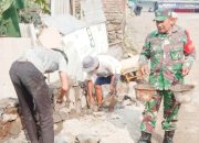 Babinsa Koramil 2305/Cinangka, Karbak Pemasangan pondasi Rumah Warga