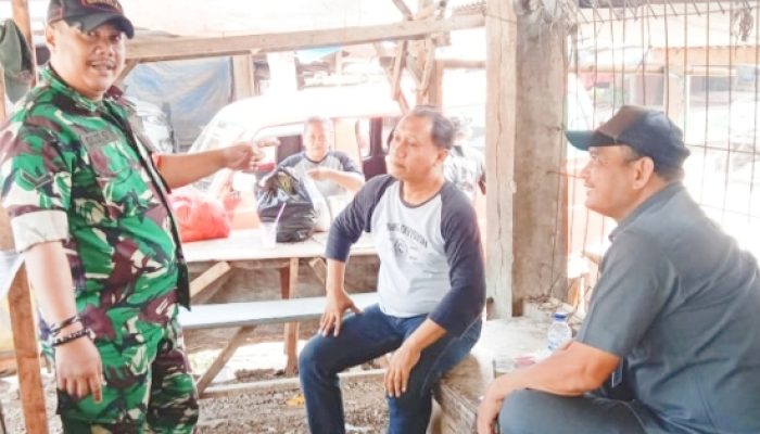 Koramil 2303/Pulomerak Gencarkan Komsos, Bahas Drainase dan Kebersihan Lingkungan