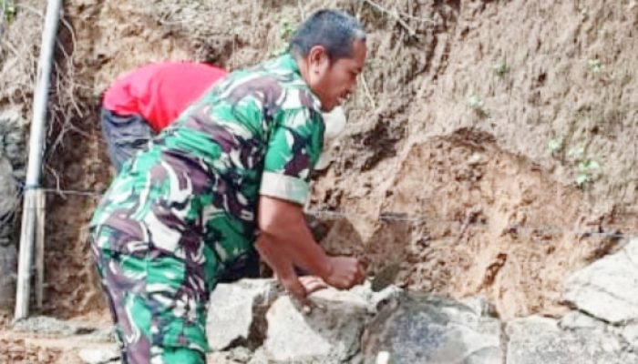 Babinsa Koramil 2307/Ciwandan Gelar Karbak, Bantu Pembangunan Rumah Warga