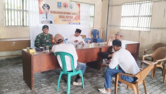 Babinsa Koramil 2304/Anyar Laksanakan Komsos Bahas Kamtibmas di Wilayah Binaan