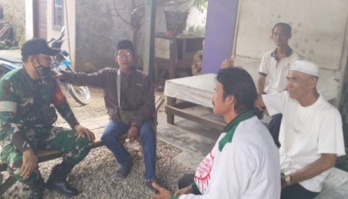 Koramil 2304/Anyar Gelar Komsos Bersama Tokoh Masyarakat Bahas Kamtibmas di Wilayah Binaan