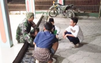 Babinsa Koramil 2301/Cilegon Laksanakan Komsos Pererat Sinergi Dengan Tokoh Masyarakat
