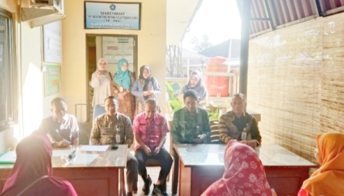 Bulog dan Pemkot Salurkan Bantuan Pangan